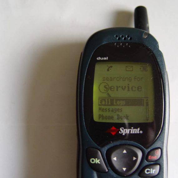 Sprint PCS mobile phone with no service