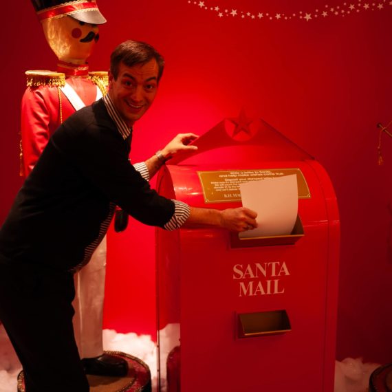 Man puts letter in Santa’s mailbox