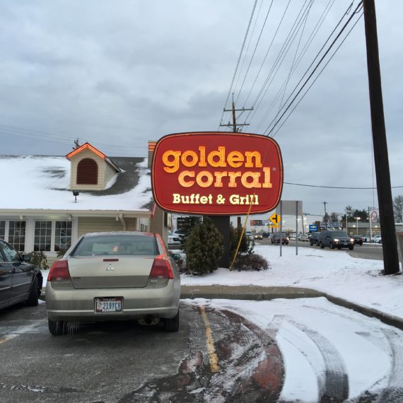 Golden Corral sign