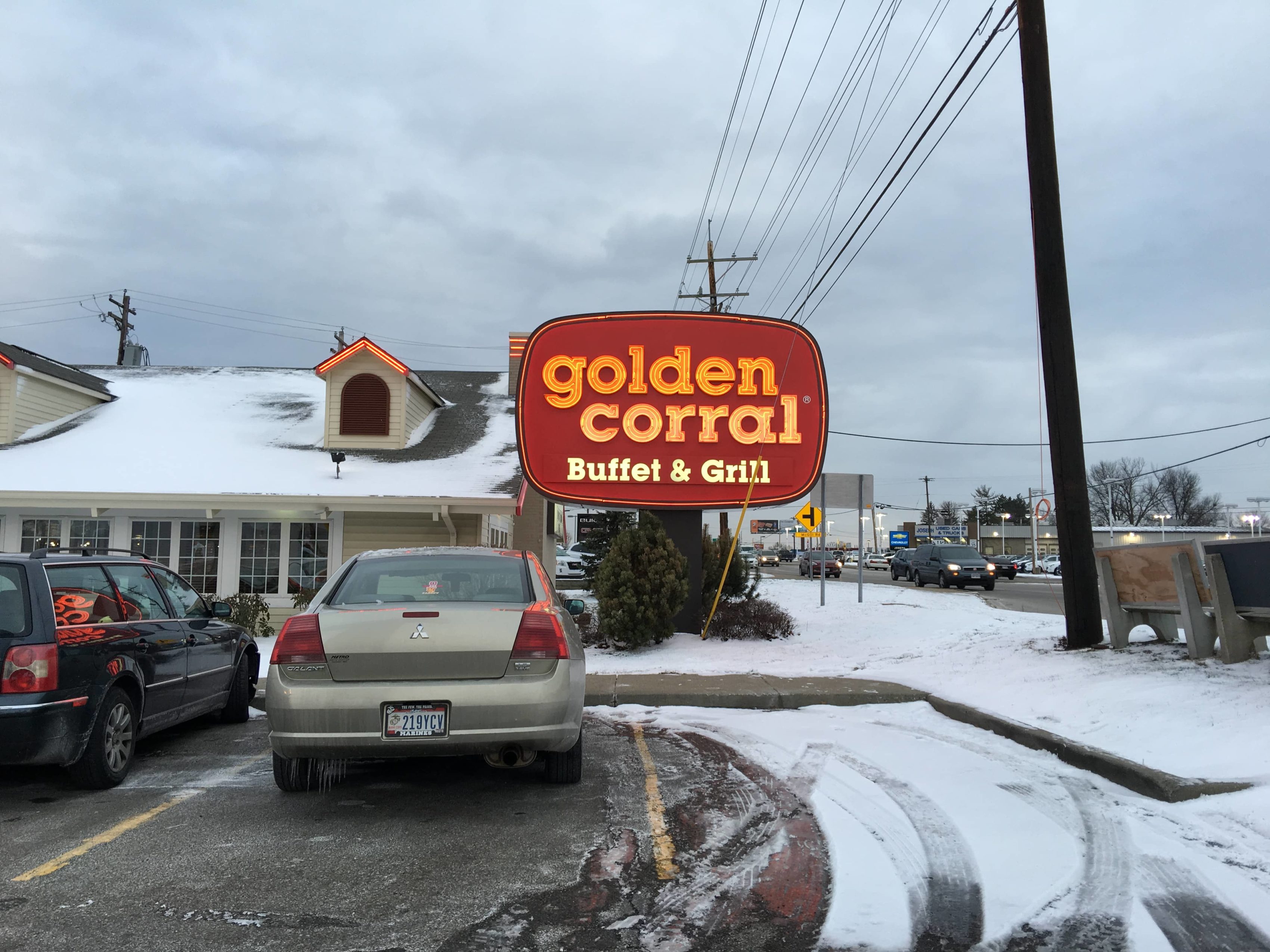 Golden Corral sign