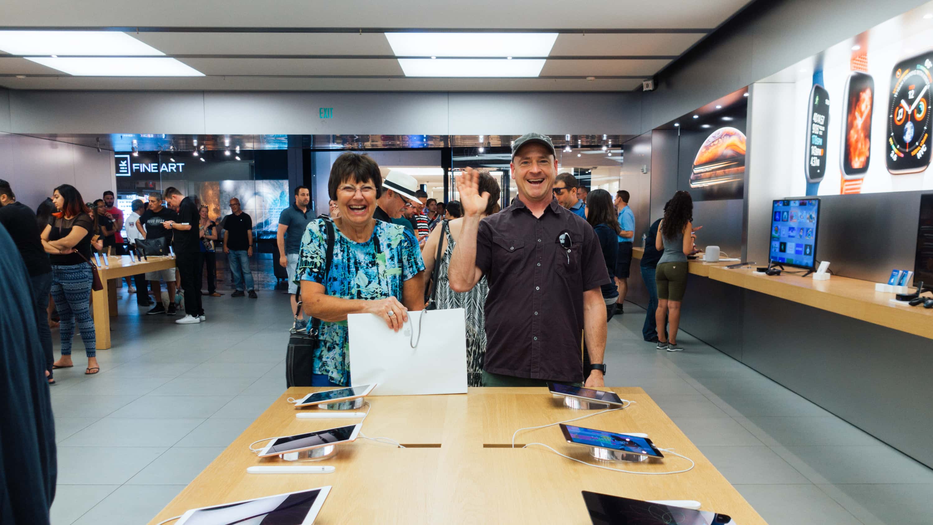 A woman and a man at the Apple Store in Vegas