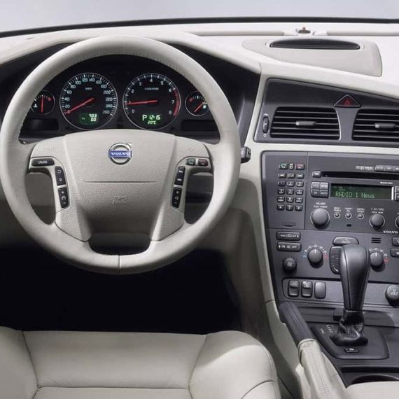 2005 Volvo car interior with lots of physical buttons