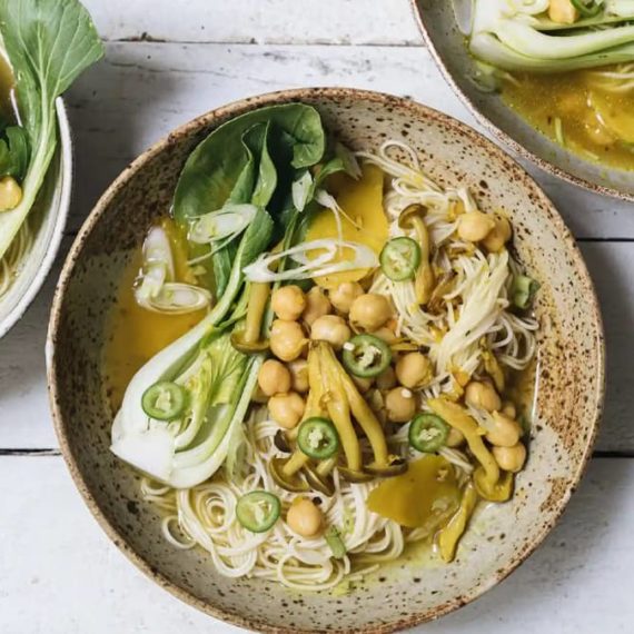 Turmeric soup with chickpeas, bok choy and noodle