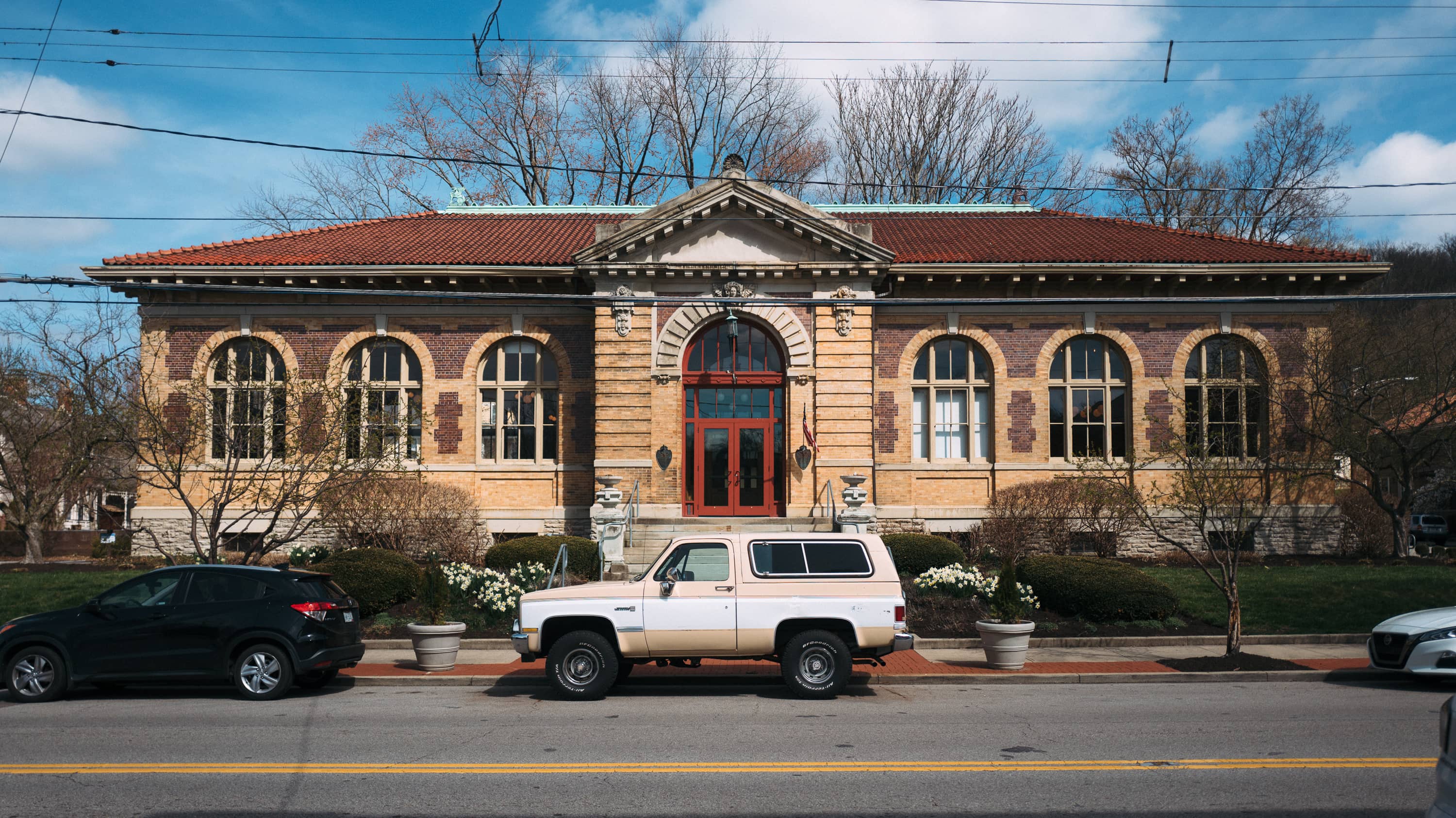 GMC Jimmy in front of Carnegie Center