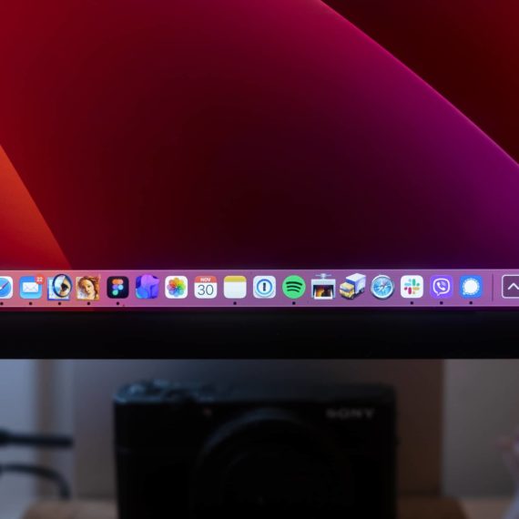 MacOS dock with design and communication apps