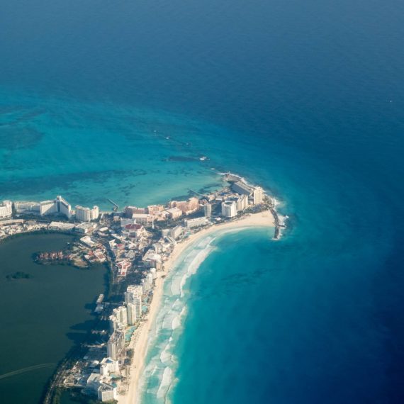 Cancún from an airplane seat