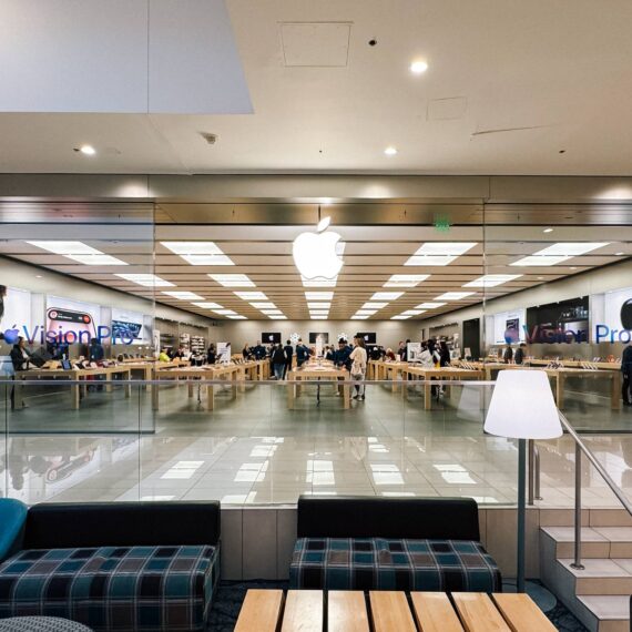 Apple Store at Kenwood Towne Center